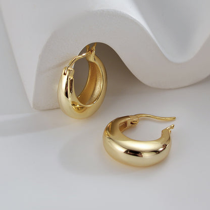 Chunky gold hoop earrings 